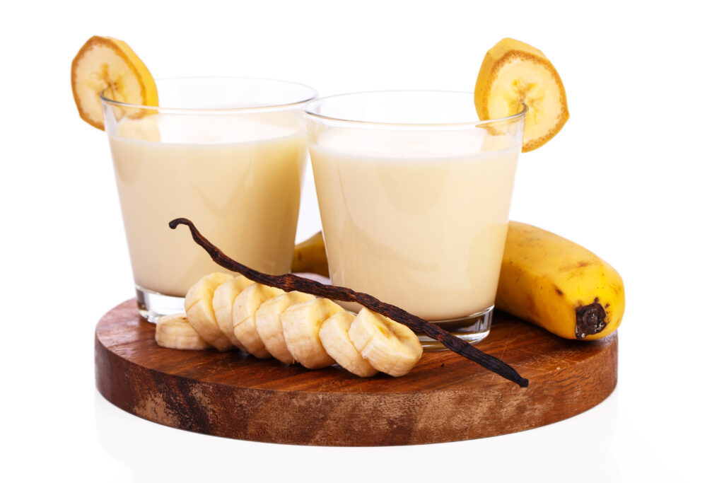 batido-de-banana-delicioso-1024x683 Descubra os 4 benefícios do chá de banana para emagrecer Bebida Fitness  